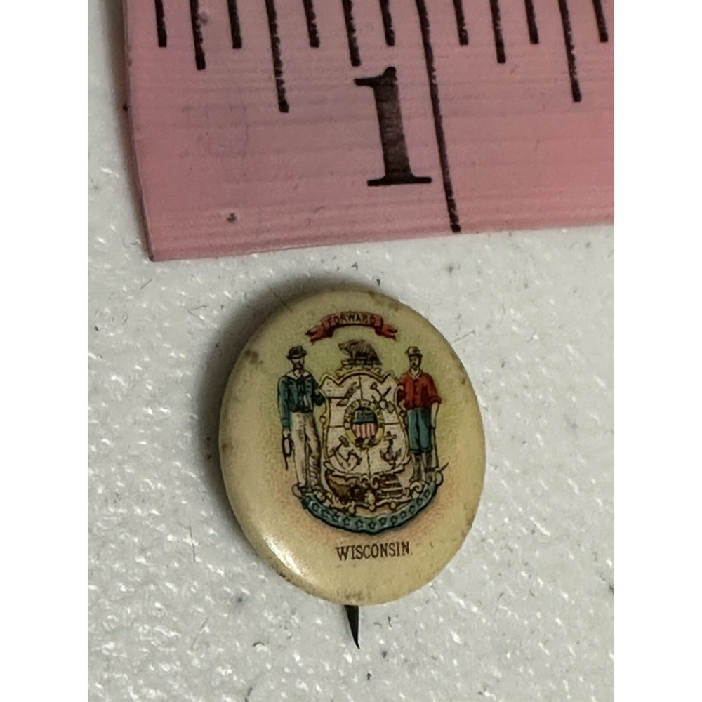 Wisconsin State Seal Sweet‎ Caporal Cigarettes Whitehead & Hoag Pinback Button